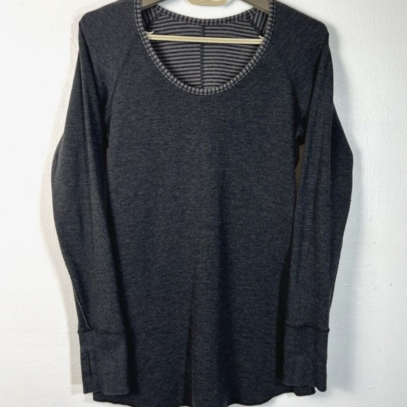 Lululemon Women's L Grey Stripe REVERSIBLE Open Your Heart Long Sleeve - Picture 2 of 6